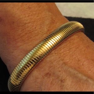 Monet gold stretch bracelet